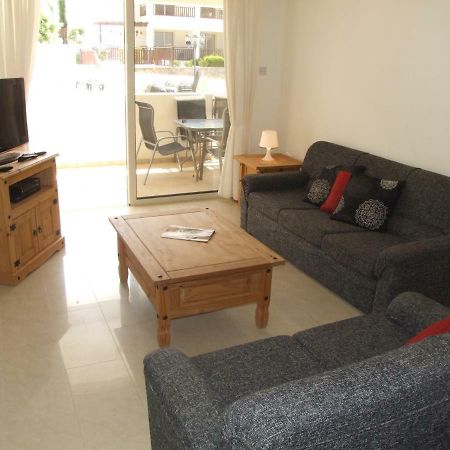 2 Bedroom Poolside Apartment E9 佩亚 外观 照片