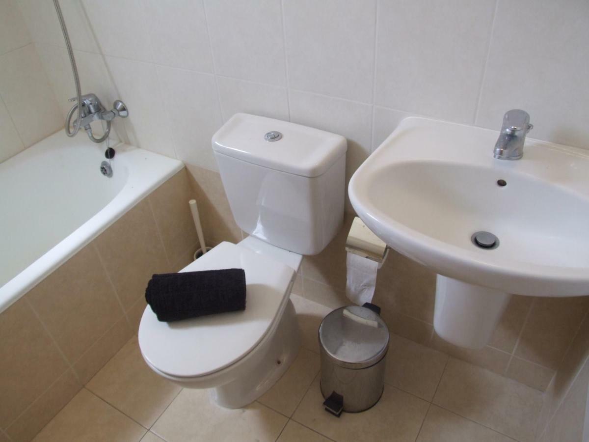 2 Bedroom Poolside Apartment E9 佩亚 外观 照片