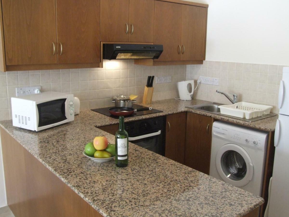 2 Bedroom Poolside Apartment E9 佩亚 外观 照片